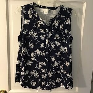 Liz Claiborne sleeveless top